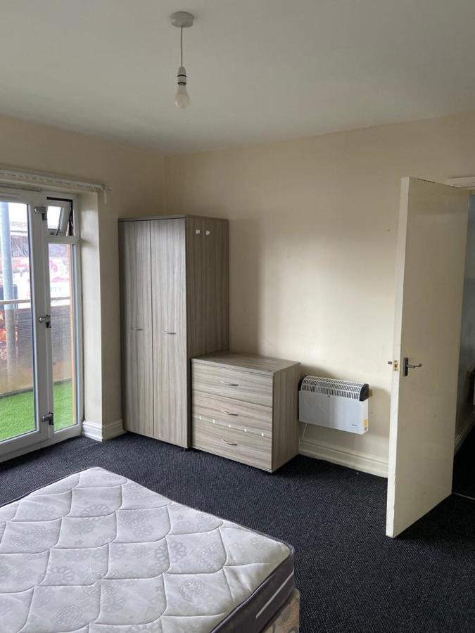 Cosy Living Apartman Camberley Kültér fotó