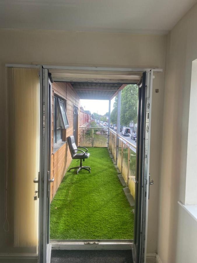 Cosy Living Apartman Camberley Kültér fotó